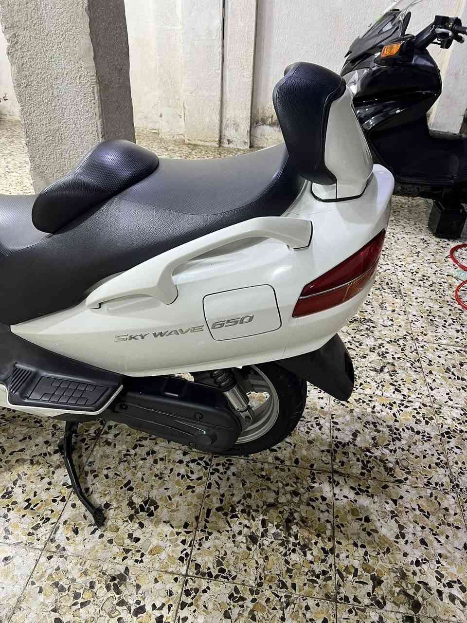 سلام عليكم سكاي ولف محرك ٦٥٠  دراجه جديده مكفوله حاويه شخط واحد مابيه كتلوك الشركه ولعده وياه العنوان كربلاء ماشيه ١٨ الشراي يتصل ***********
