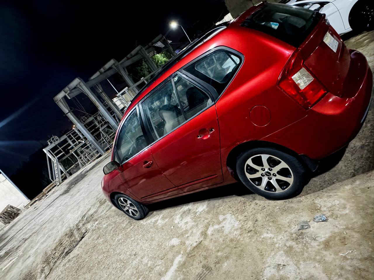 سلام عليكم كيا كارنز موديل 2008 مصبوغه عام بدون ضربه كير مكينه  كفاله حداديه نص عمر تخم تاير السعر 95 وبيها مجال الرقم واتساب ***********
