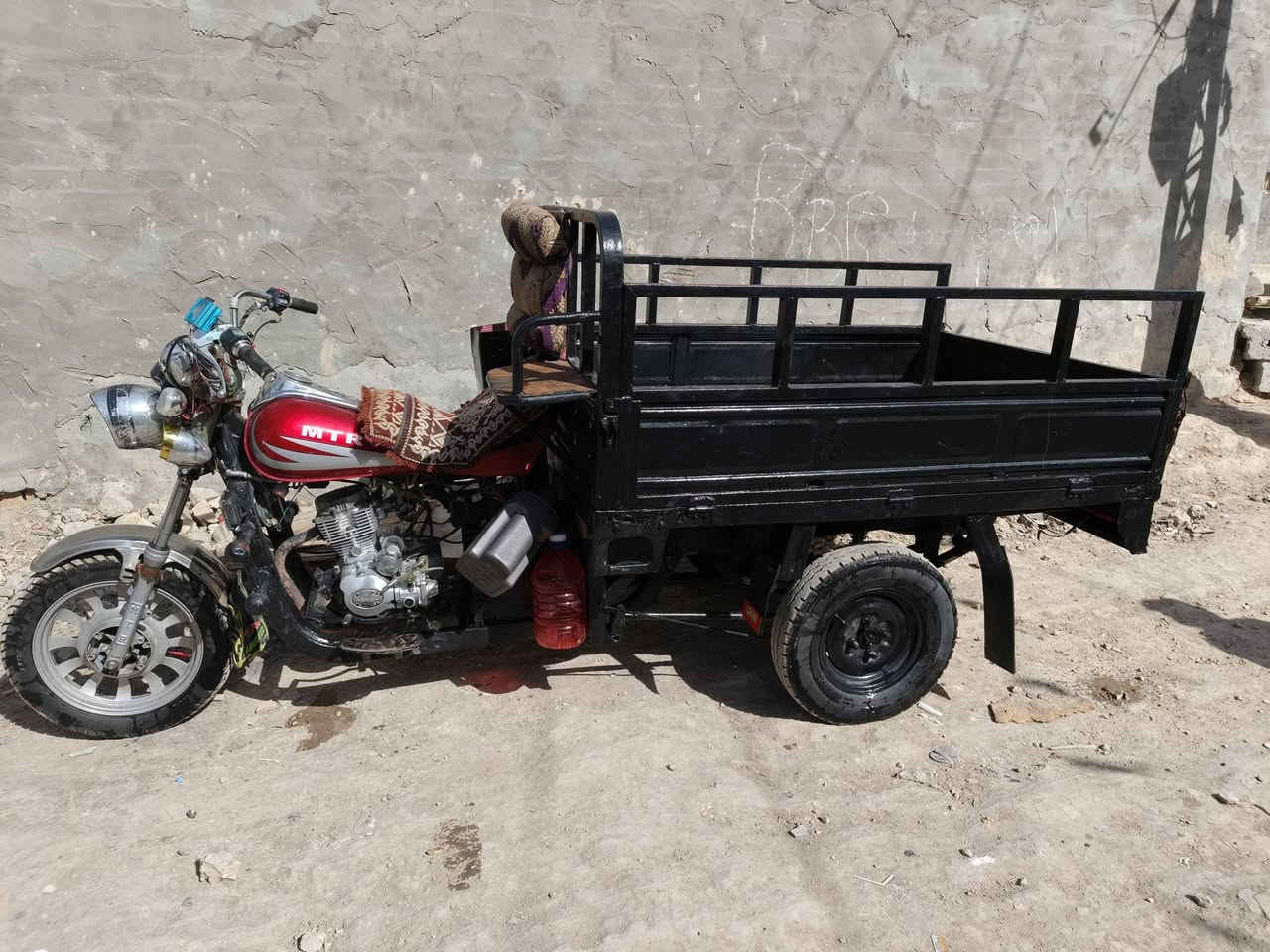 السلام عليكم ستوته لبيع كامله كهربايات شغاله شاصي مكفول ركبه مكفوله موديل 19مكاني دوانيه شافعيه سعر خاص عله لفيس ماموجود ستوته كلك كلك ***********
