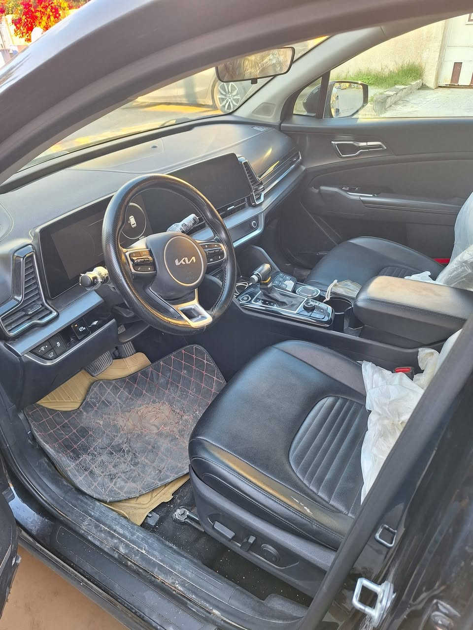 السلام وعليكم كيا سبورتج وارد امريكي موديل 2023  للبيع مكاني بغداد الغزالية رقمها اربيل،،***********السعر 175وبيها مجال قليل
