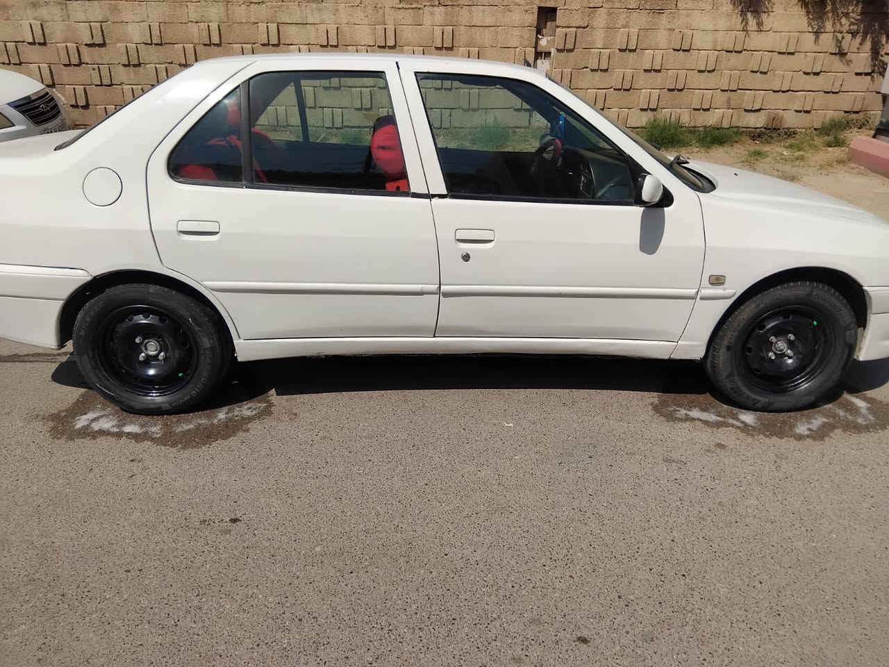 سلام عليكم
بيجو 306 رقم بغداد بأسمي سيارة نضيفه كير مكينه وصدر تبريد تدفئه مصبوغه حزام للجماليه دواخل السياره نضيفه 
السعر 38 $
بيها مجال بسيط 
المكان بغداد زيونه
الرقم ***********
