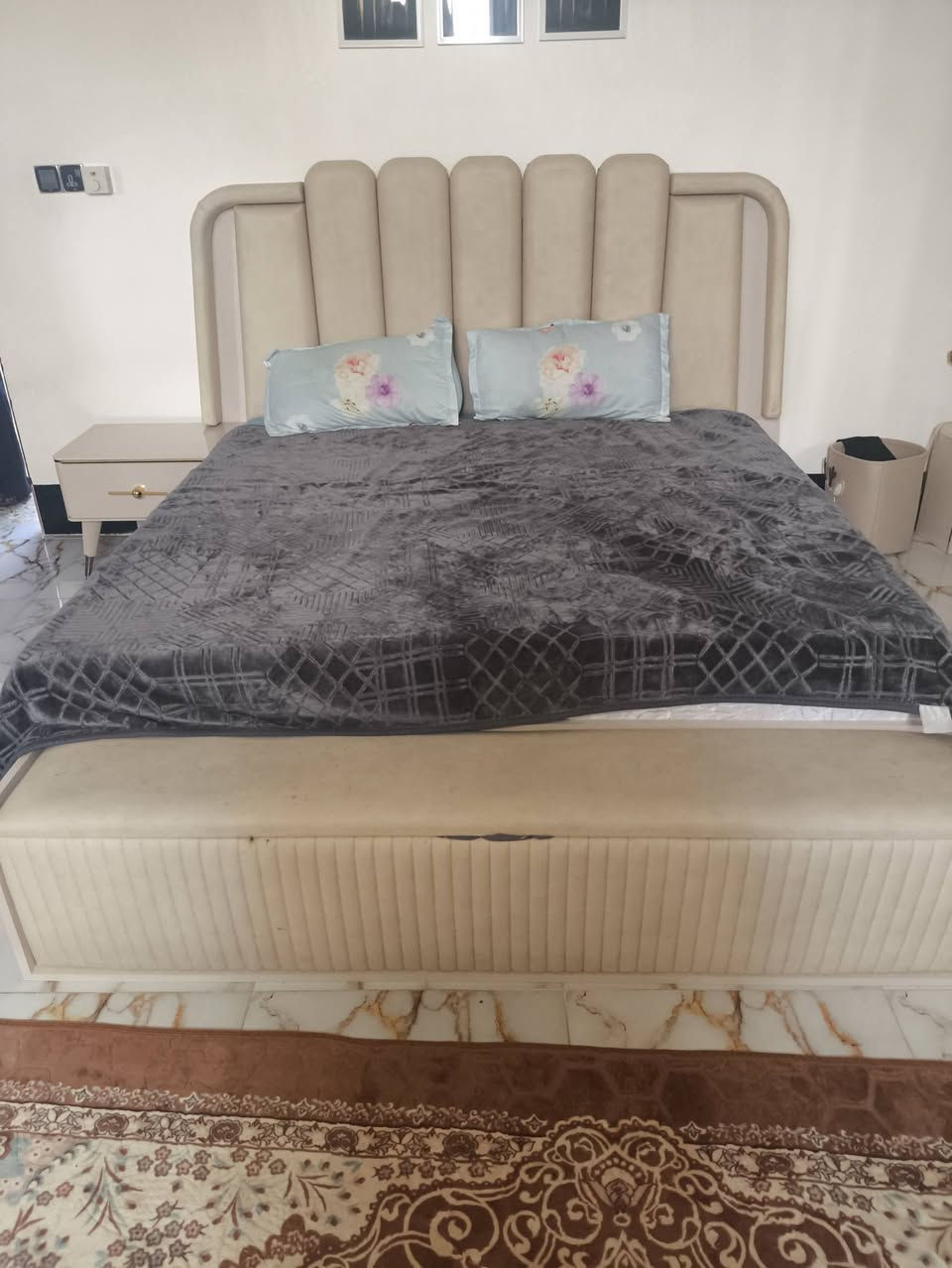 للبيع غرفة اخشاب نظيفه 👍
الغرفة نظيفة وما بيها أي عيب، استخدام قليل

💰 السعر: مليون ونص (1,500,000) بيها مجال بسيط

📍 المكان: (حسينيه الراشدية)

للاستفسار والمراسلة خاص أو اتصال ☎️
***********
