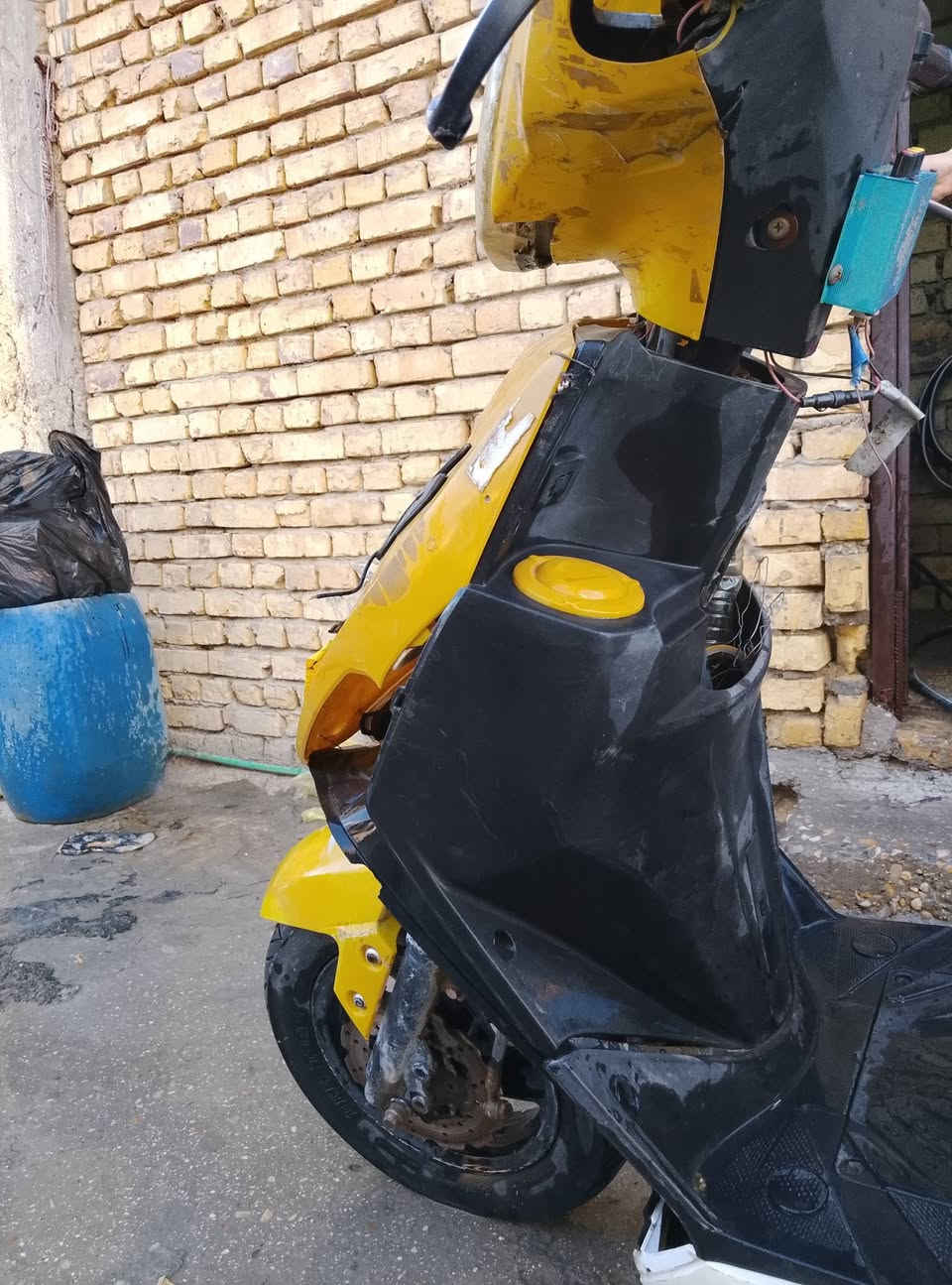 السلام عليكم
دراجة MAX FS للبيع 
محركها ماكس
شغالة عوزها سلف 
تشغيلها هندر واحد 
افحص وشوف 
سعرها 150 وبيها مجال 
للاستفسار اكثر اتصل
 *********** او واتساب
