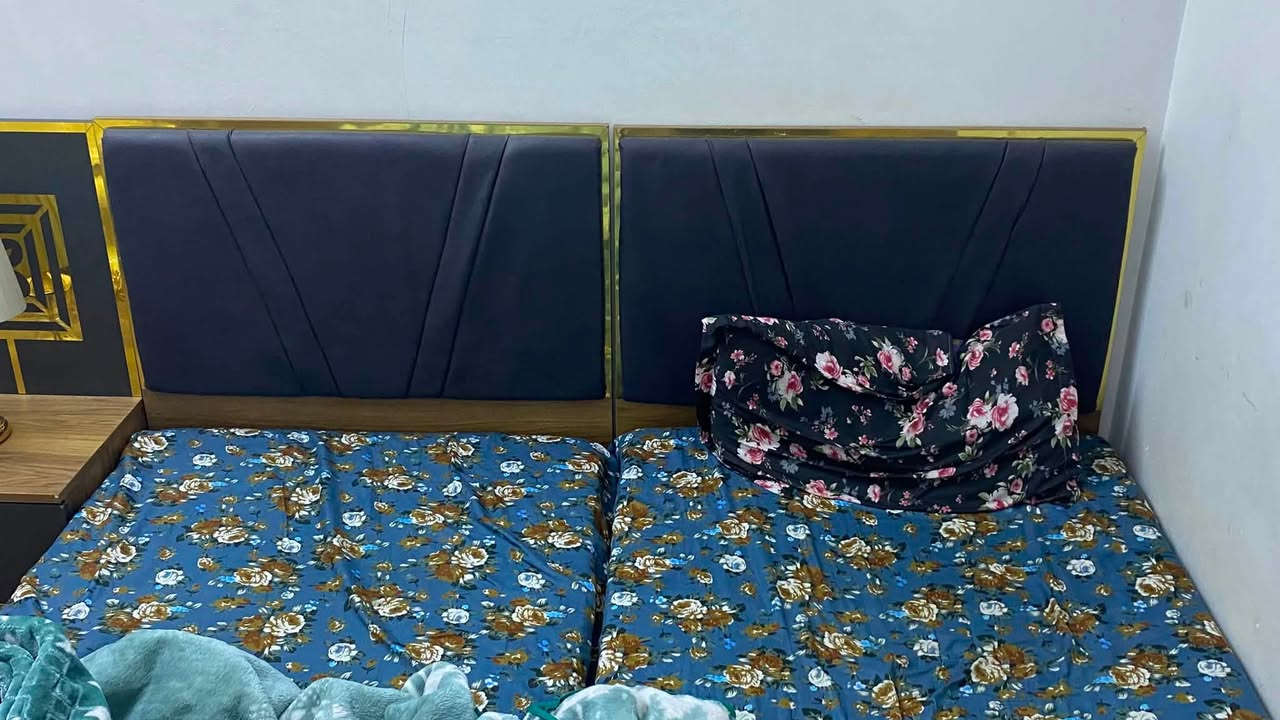 1-غرفة نوم تركية نظيفة 5 قطع بـ 300
2- سبلت طن ونص نضيف ب 300
3-سبلت طنين نصيف ب400
4-كاونتر مستعمل ب500
5-بلازما LG شغالة بـ100
للاستفسار اكثر ***********
