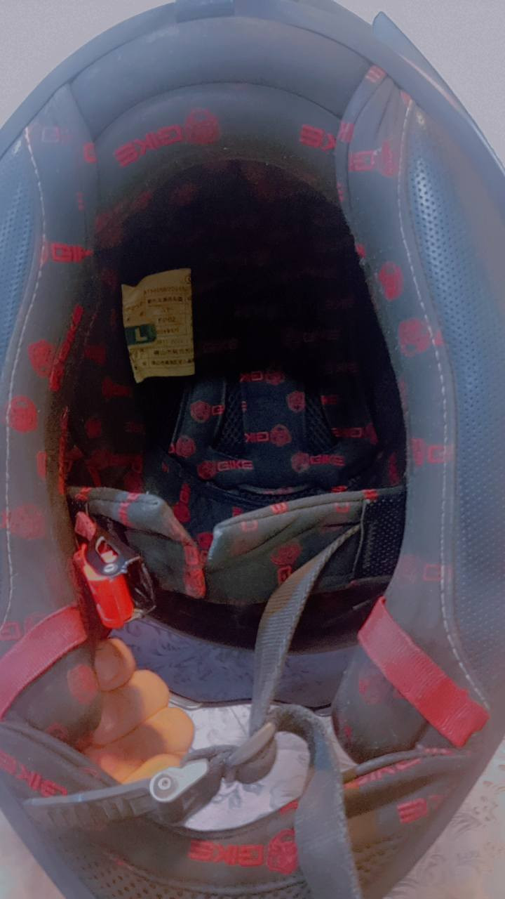 خوذه اصليه مستخدمه 3اشهر بعدها جديده سعرها 60وبيها مجال مكاني بصره النجيبيه قرب جسر خالد
***********
