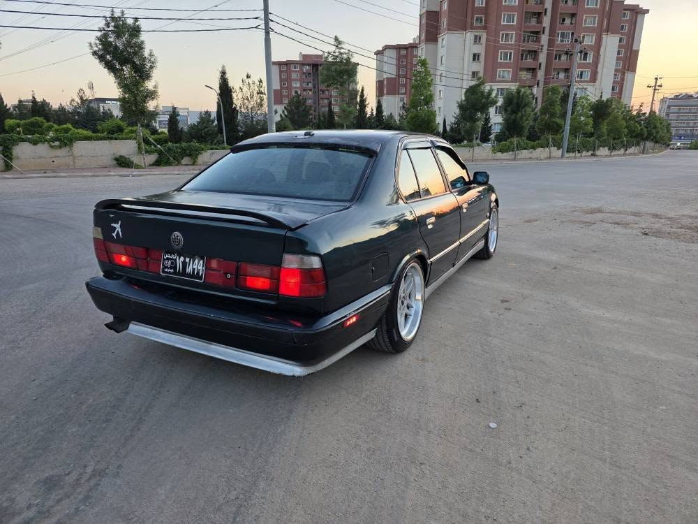 بيئيم موديل 1993
فؤل مؤاسه فاد 525بيلاد
***********
***********
كيرئؤتؤماتيك مه كينه كه بس ديجيتال ته بريدساردؤكه رمي مه سبؤت  سلايد كوشن جلد شه ش كه له ناوفؤرميكا مه ركه زي ده بل ئيرباك شاشه ئايباد ABSبيش بان لايد سينؤن جؤار تايه ؤيلي Mدوسايس لؤك بؤبه سراؤه كيرؤمه كينه ي لؤك بئ ده عمؤبئ ليدرانه ئارم بلاسيكي سليماني به شه رتي ئه ؤه ليات براؤه به شه رت (48)كه لاؤ كه ميك مؤعامه له به س بؤ فرؤشتنه كؤرينه ؤه ناكه م 
*********** Tehran, Iran
