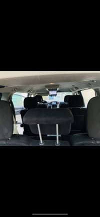 دوج كرفان 2012. ماشية 150 الف بيها بعض النواقص السعر 115 صبغ حزام حادث...