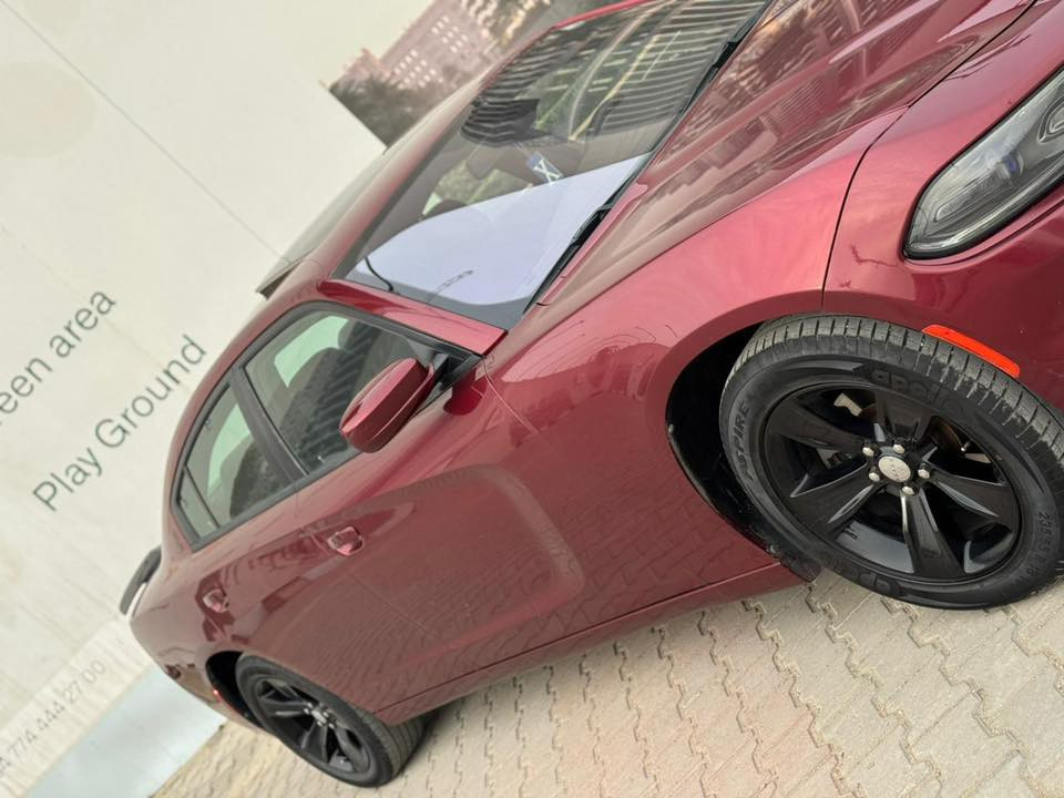 السلام عليكم شباب
جارجر للبيع موديل ٢٠١٨ ماشيه ٩٦ ميل 
وارد كندي فقط باب مفتوح بدون صبغ او حادث سياره مال بيت جديده كلش صدر امامي وخلفي جديد ماصار شهر من بدلته اي نقص مابيها سعر السياره٢٣,٠٠٠ وبيها مجال بسيط جدا *********** عنواني منصور الاميرات
