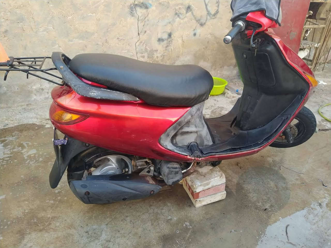 للبيع 325 وبيها مجال
فحل 

كفراتها اصليه 
 
تخم دسكات وبنزات 
بريك وره وگدام شغال 
مكينه شلعه ومعدل مرتبه 
مفتوحه مره وحده  

ملاحضه / مبدل بس ولف  مو فتحه كامله 

كهربائيات كله شغاله 
بيها ضفيره جديده بس يرادلها ربط 

نقصها بس باتري  وكعكه مال صالنصه طلع صوت  

مكان نجف حي ميسان 
***********
