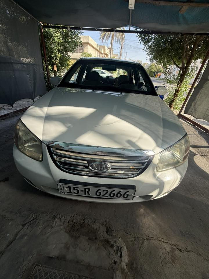 السلام عليكم للبيع كيا سيراتو 2008 للبيع خليجي مكينه 1600 رقم جديد انبار سيارة مكفولة من دعامية لدعامية بيها ملاحضات رصعات وبقية مكفولة داخل صاج تدفئة كشنات مكينة وكير وتبريد سيارة جديدة سعر 105 وليكول هواية كلشي اكو بسوك  للاستفسار ***********
