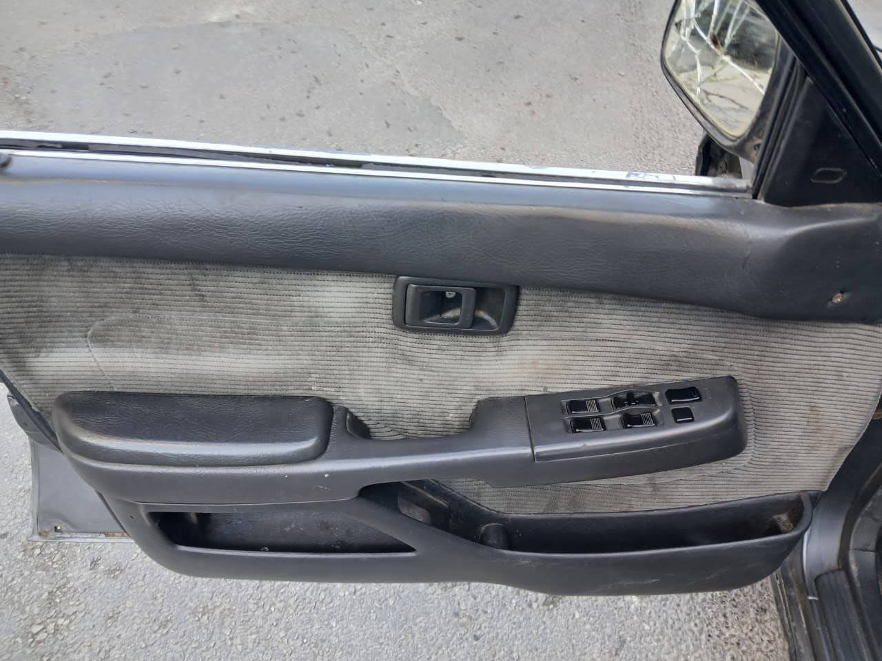 تويوتا كرينا ٢ ال ٨٩ 
موتير فتيس ميكانيك كيان جداد بطارية جديدي داخليه جديدي مكيف شغال قفل مركزي مسجلي بينعمل صك بيع اتوماتيك هيدروليك 
71331473
حارة صيدا


**إذا كنت صاحب هذا الإعلان وتريد حذفه لأي سبب، رجاءا أرسل رسالة إلى الدعم الفني**