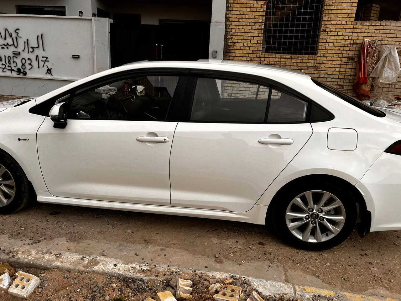 كورلا هايبرد 2025 
ماشية 21 الف سيارة خير من الله 
مكفولة من الضرر وسيارة نضيفة ومرزوقة 
وعلى ايدي مداخلة صيانة ابد والسيارة ما ابيعها لو ما متوازي على بناء لان سيارة متتعوض سعرها 160 وبيها مجال بسيط حم الجية للاستفسار ***********
