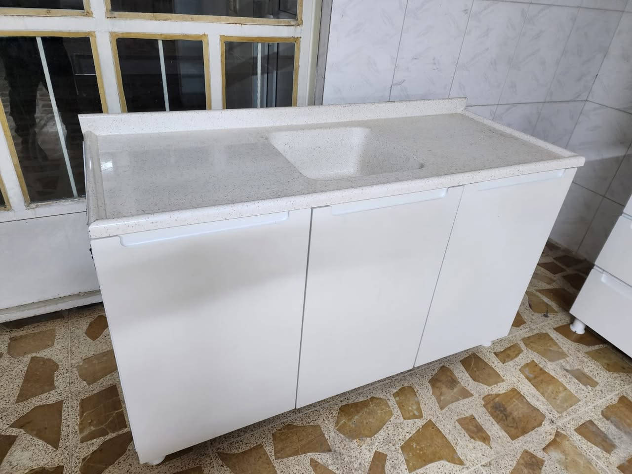 مستخدم اقل شهر جديد بعده 
قياس ارضي مترين  وملحق مترين و 30
وسنك متر و نص مرمر 
للستفسار ع وتساب ***********
