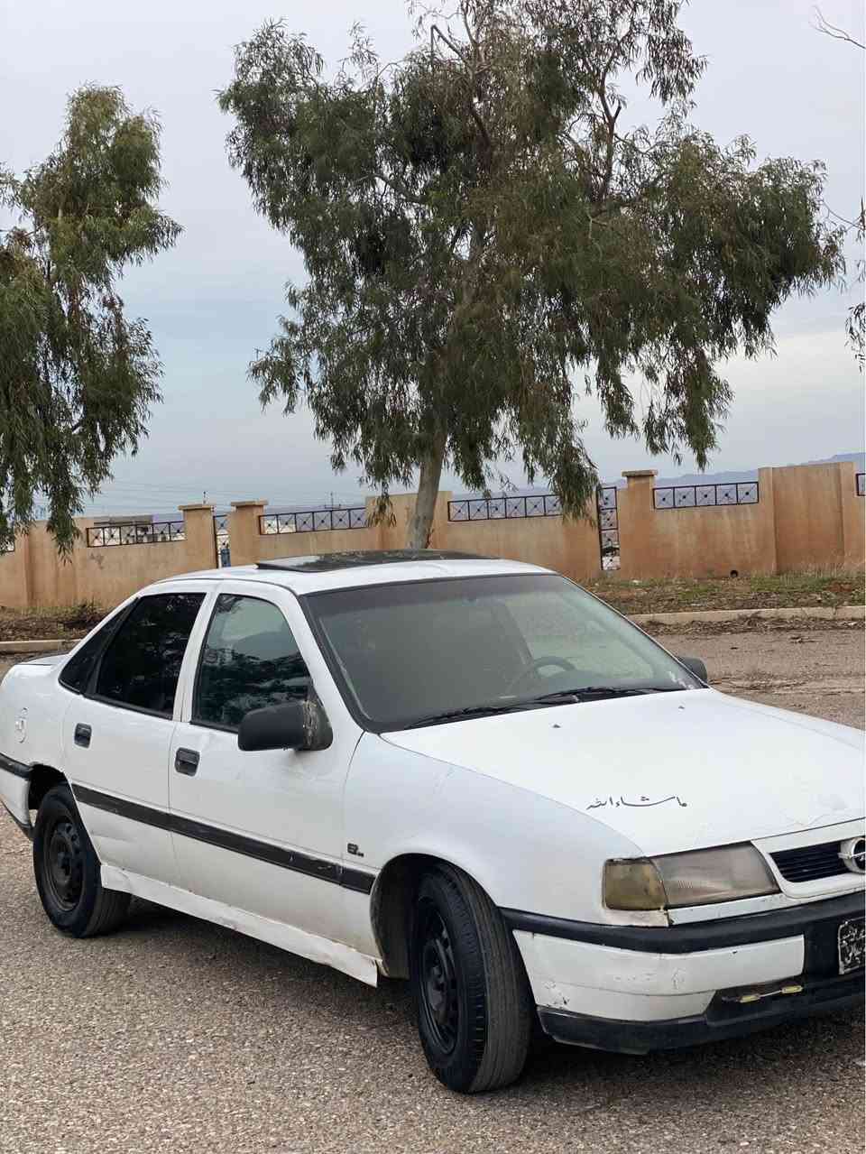 فيكترا ١٩٩٢ 
مةكينة ١٨ 
Abc
سلايد 
پاوةر 
گير عادي 
گةرمي و كارةباي بة شةرت 
توند تؤلي بة شةرت 
خايسي بة شةرت 
موس و براوةي بة شةرت 
سةقف و شان بة شةرت 
جوار تاية ويلي نوي بة شةرت 
تاقم پيش و پشتي نوي بة شةرت 
گير و مةكينة بة شةرت 
ئارم و ئةولياتي بة شةرت
دةعامي بؤ دةعامي بة شةرت 
شوين كؤية 
نرخي ٢٦ و مةجال 
***********
*********** كويسينجاك, أربيل
