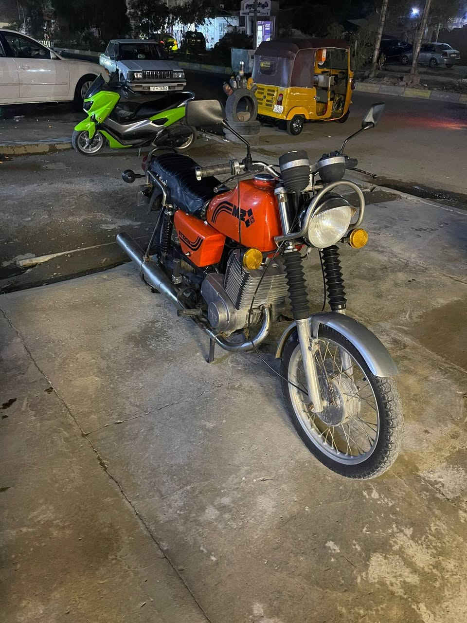 دراجه 82 للبيع بدون كصه 3 لحيم جو كشن بس   كمله مكمله ***********
