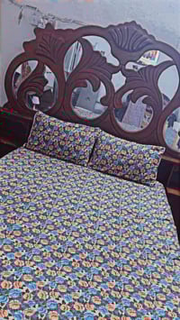 سرير • قابل تفاوض