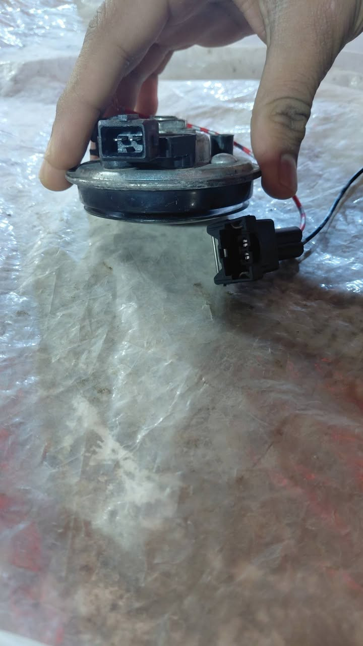 هورن لاندكروز تك فحل اصلي تفصيخ دكه تخبل 35 مع توصيل واتساب ***********
