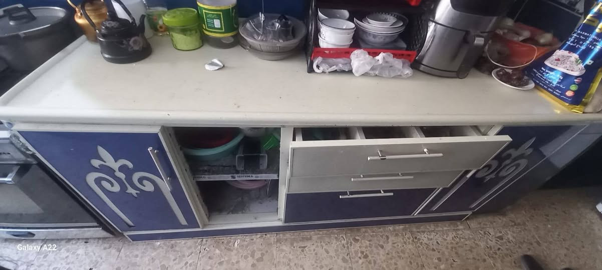 كاونتر لبيع السعر ب٣٠٠ بلاش هذا رقمي ***********
