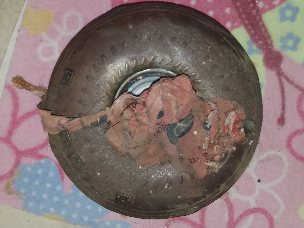 السلام عليكم
غراض سيراتو للبيع 

اتصال ***********
