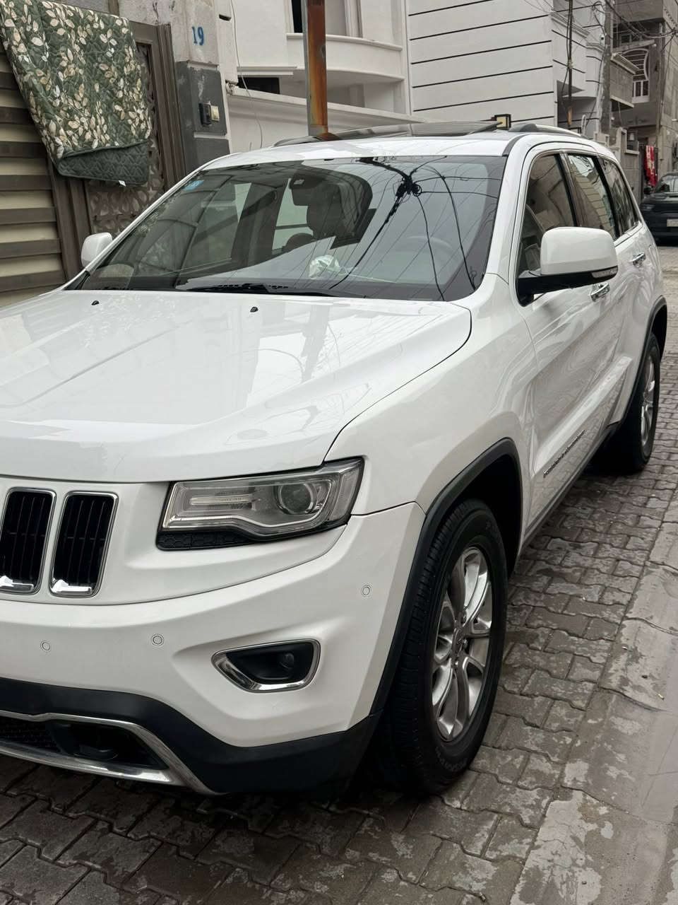 السلام عليكم 
للبيع جيب موديل 2014 خليجي اوفر لاند بيها جاملغ امامي صبغ وبيها بارد قليل 
السعر 215$
مكان السياره بغداد الشالجيه 
***********
