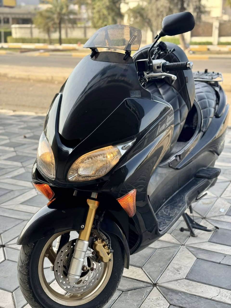 السلام عليكم
بيع او مراوس 
فورزه 08 كرستاله بصمه 4 تحويلات 7 كير 
ماشيه 46 جديدة الدراجه  فول مواصفات كرستاله 
معروف مواصفاتها
كفاله عامه من كلشي كير ومكينه وكشر 
كفرها مكفول كفاله عامه 
بصمه وسويج طوارئ 
كهربائياتها كلها شغاله 
تدفئه يدات 
تايرات جدد 
دبلات زينه 

خير من الله الدراجه 🧿
للاستفسار ***********
مكاني بغداد مدينة الصدر 
السعر خاص
