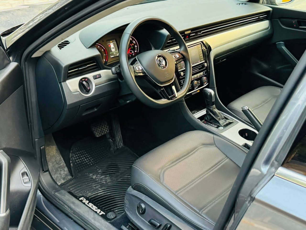 السلام عليكم
فولكسواكن باسات 2022 se فول رقم اربيل جديد بأسم شركة وكالة او تحويل مضمون صور الحادث مرفقة مع الصور بيه فقط بنيد 
المواصفات : بصمة / سلايت / كشن كهرباء / ويل كروم /لايت زينون عدسات / تحكمات ستيرن فول / ماسحات ذكيه / مرأة مضلله عند الإنارة القوية / كشنات جلد / كشنات تدفئة / قيادة ذاتية / نظام Eco / محرك 2000 تيربو 
عنوان بغداد
*********** ☎️
