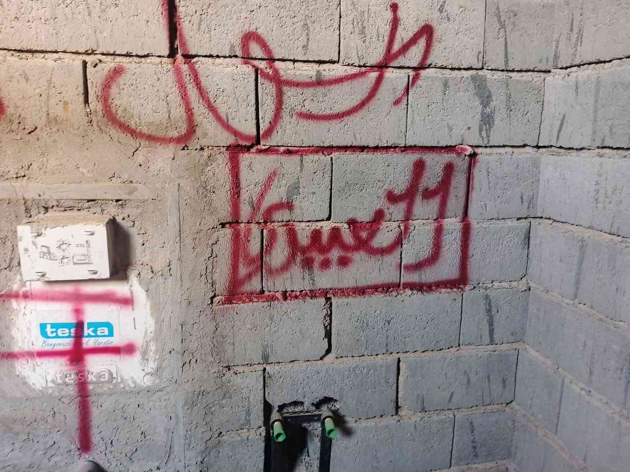 حفر نزالات حجر وبلوك جوه سوك وشغل مرتب ويعجبك
البلوك 3ونص ول حجر 3 كامل حفر تلبيس بواري وبكسات
خابر وتدلل ***********
