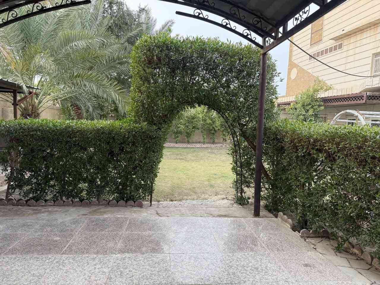 دار سكن طابو زراعي في شارع ( 20 ) ركن 
مشمول بقرار التطويب ( 320 ) 
مساحة الدار ( 780 ) م 
بناء طابوك - صب كونكريت - خدمات 
يحتوي على ( 4 ) غرف نوم 
صحيات داخلية + خرجية + طابق ثاني 
ارضية البيت ( مرمر ) 
موقع ( تجاري ) + ( سكني ) 
موقع مميز ( جداً ) 

للاستفسار مراجعة مكتب ( غيدان ) للعقار  
واسط - الزبيدية - مقابيل حي ( الصناعي )  
***********  
*********** محمد سيد غازي
