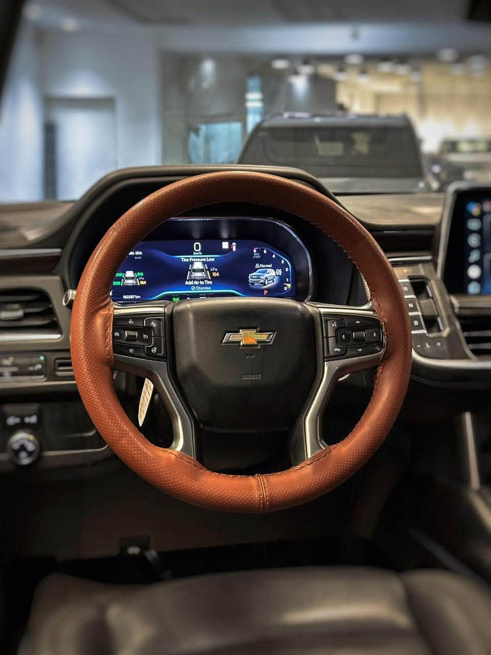 للبيع شفروليه تاهو LT 2022

* الموديل: 2022
* الفئة: LT (K1500)
* المحرك: V8 سعة 5.3 لتر
* القوة: 355 حصان
* ناقل الحركة: أوتوماتيك 10 سرعات
* عدد المقاعد: 7 أو 8 ركاب
* شاشة معلومات وترفيه 10.2 إنش
* نظام صوت Bose
* كاميرا خلفية
* حساسات أمامية وخلفية
* تشغيل بصمة ودخول ذكي
* مقاعد جلد كهربائية مع تدفئة للمقاعد الأمامية
* مثبت سرعة
* تحكم بالمقود
* الباب الخلفي كهربائي
* السيارة بحالة ممتازة، والفحص متاح للجادين.

السعر: 333 وبيها مجال

للتواصل: ***********
