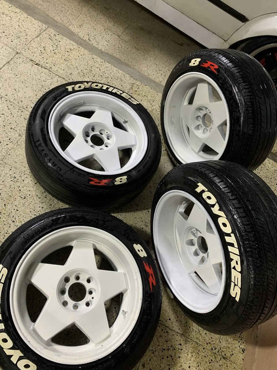 شبابنا الطيبة
طخم بوربت 16 
4 ستد 
لاتصليح ولاعواج 
مكاني موصل توصيل موجود 
سعرهم 300 وبيهن مجال
***********
