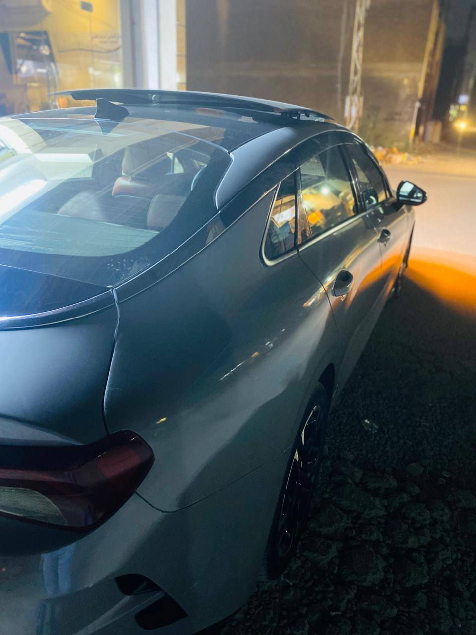 السلام عليكم
للبيع كي 5 امريكي موديل 2023 ماشية 29 الف اخت الزيرو رقم بغداد بأسمي  فووووول مواصفات اعلى مواصفات بالامريكي GTLine
المواصفات
1- محرك 1600 تيربو 
2- خمس كامرات
3- السقف بانو راما
4- بصمت تشغيل وبيبان وجنطه
5- كشنات جلد لون احمر 
6- كشنات حار بارد
7- الكشنات الاماميه السايق خزن ميموري كهرباء والراكب كهرباء
8- شاحن واير ليس
9- جنطه كهرباء وتفتح عنده القتراب 
10- رادار 360 درجه
11- حساس عدد 6 امامي و 6حساس خلفي
12- زنون عالي ناصي
13- شاشة اعطال 
14- شاشة كبيره
15- الأشاير يمين ويسار كامرات بالدشبول
16- نضام السماعات BOSE دمام
17- 5 ويل كب كروم حجم 18 
18- اناره محيطيه متغيره اللوان داخل السياره
19- هند بريك بصمه
20- بريك اوتو هولد
21- 5 انظمة قياده
22- تبريد منفصل السايق عن الراكب
23- تبريد لمس نظام اوتو
24- تشغيل عن بعد
25- تبريد قطعتين امامي خلفي
26- شفتات استيرن رياضي
27- رادار امامي وقوف ذاتي 
28- تحديد مسار 
29- دشبول داته شوه
السيارة اعلى مواصفات 
اي استفسار هذا رقمي ***********
مكان السيارة بغداد الكمالية
