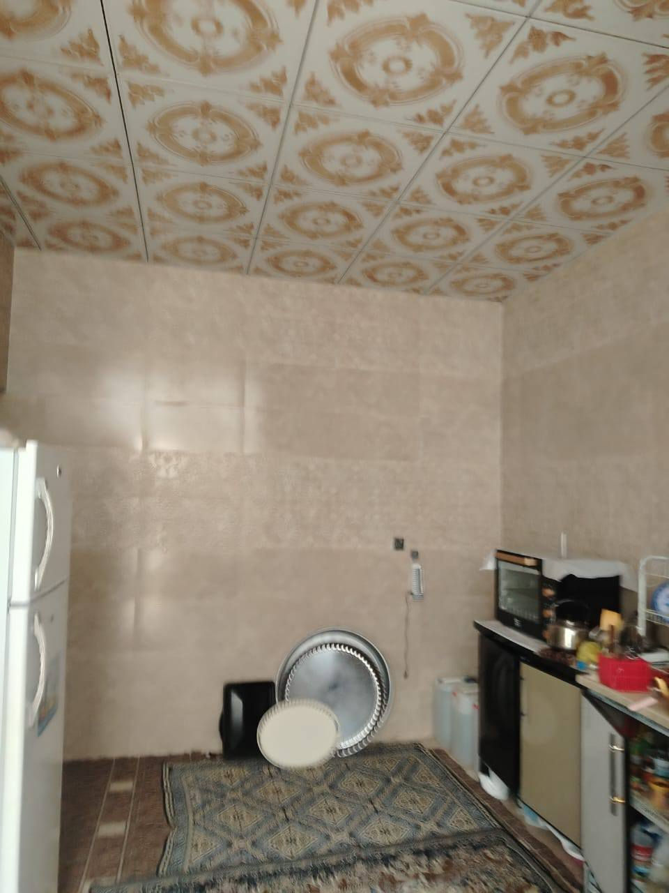 السلام عليكم يتوفر لدينا بيت مساحه  ١٦٠ متر طابو زراعي الموقع كربلاء حي الزيتون قرب الحولي قرب مستشفى الكفيل بناء طابوك وصب درجه اولى طابق واحد الارضيه مرمر يتكون من غرف عدد ٢ وصاله واستقبال السعر ١٧٠ مليون الشراي يتصل ***********
***********
