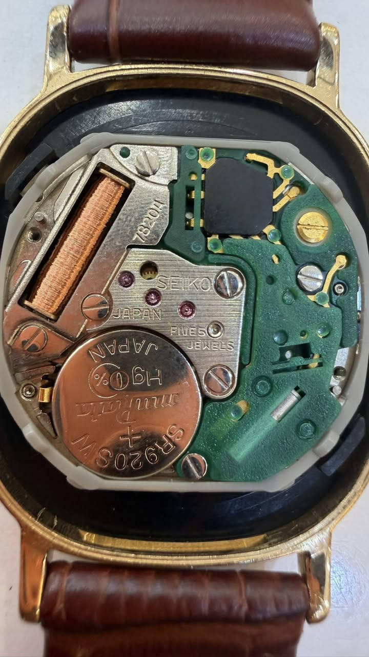 نوادر السيكو شكل الباتك
Made in Japan 🇯🇵
انتاج 1979
طلاء ذهب 14K
5 احجار
قطر كلاسك 31/30
نظام الميلين
مينا زرقاء عاكسة للضوء 
نضافة لوك شمع 100‎%‎ مخزنة
السعر 125 الف


**إذا كنت صاحب هذا الإعلان وتريد حذفه لأي سبب، رجاءا أرسل رسالة إلى الدعم الفني**