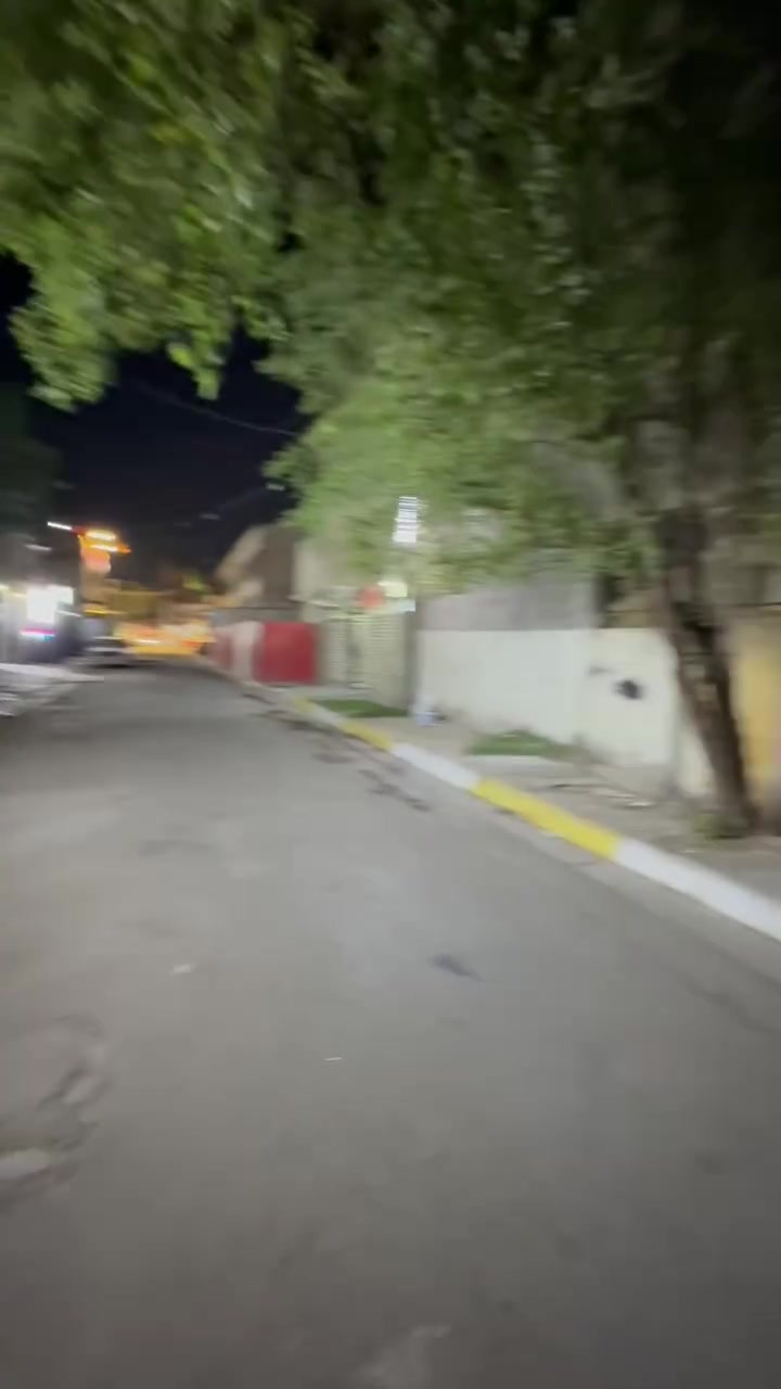 السلام عليكم
بيت المساحة 225 متر 
واحهه 7 ونص ونزال 30
في بغداد حي الزهراء الكماليه 
شارع الجامع فرع مطعم فيروزه 
البيت مصفر بيع مكاتبه فقط 
سعر البيت 170 مليون 
الاستفسار اتصال على الرقم 
***********
