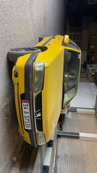 للبيع فقط سياره بيجو 405 موديل 2015 رقم بصره انكليزي بأسمي مصفره من كل...