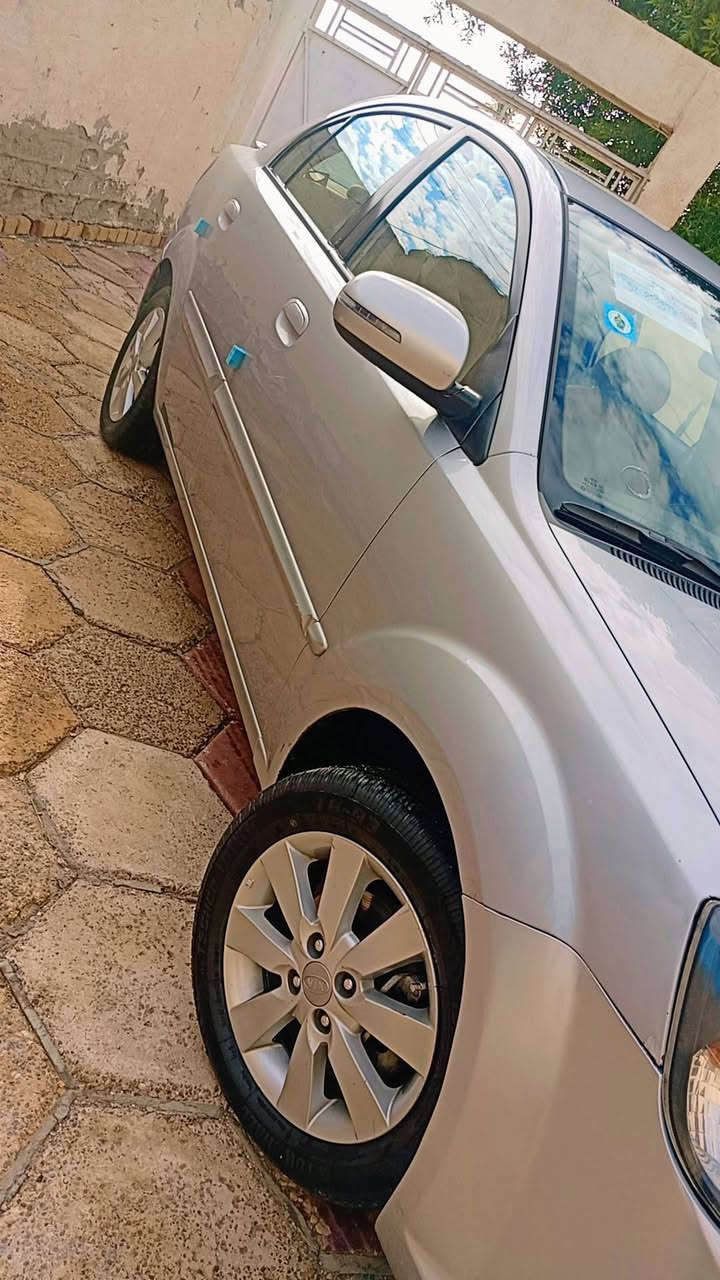 سلام عليكم 
كيه ريو 
مديل ١٢
 مكفوله ماعده البنيد مقسم وبارد مقدمت البنيد 
مكينه ١٦٠٠
جاهز من كلشي 
تخم تاير 
السعر ٩٢
رقم الهاتف 
***********
0771687566
