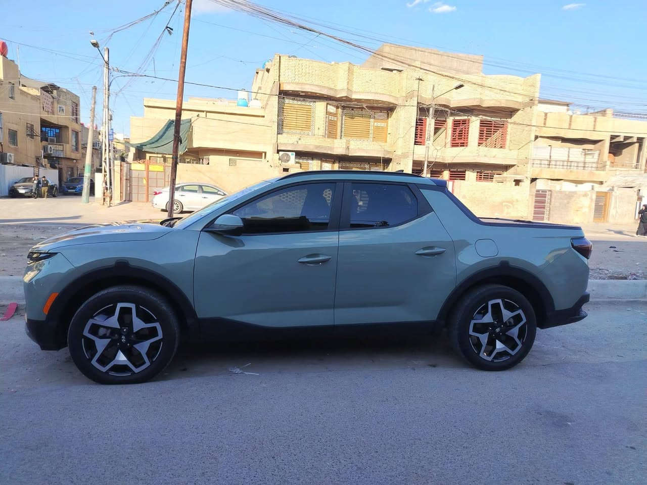 سلام وعليكم سانتا كروز للبيع موديل 24فول سياره جاهزه بدون رقم سياره أعلى فئة بل سانتا كروز فتحة بصمة سايد برك كهرباء 5كامرات صندوق كهرباء حدثهة حلو سياره جاهزه وتخبل والعافية عل ياخذه مكان سياره بغداد مدينه صدر قطع واحد رقم ***********+***********اتصل وخادم وتساب رصيد فقط ماكو خاص
