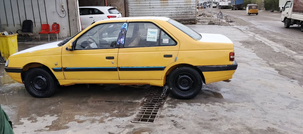 بيجو 405 موديل 2010 مصفر هيئه وغرامه تحويل مباشر هزه جديده مكينه وكير وصدر جدد تبريد ثلج كهربائيات كلها شغاله بيها بس بطاين الباب تعبانات واير كلج بي ثكل مكان السياره الشعب السعر 24 وبيها مجال كلش بصيط حك جيتك ‏‪***********‬‏
