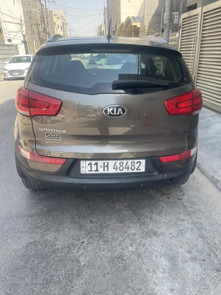 السلام عليكم 

كيا سبورتج (2016) وارد خليجي بدون صبغ سياره استخدام شخصي ماشيه (171) كم مكان السياره بغداد (150) بيه مجال بسيط للاستفسار (***********)
