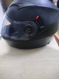 خوذه جديده ما مستعمله غير مرتين سعرها بل سوك 45الف مصالها كم يوم من مش...