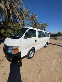 للبيع نيسان2010 تبريد تدفأة حدادية كاملة تخم تاير وباتري ودوشمة كلها ج...