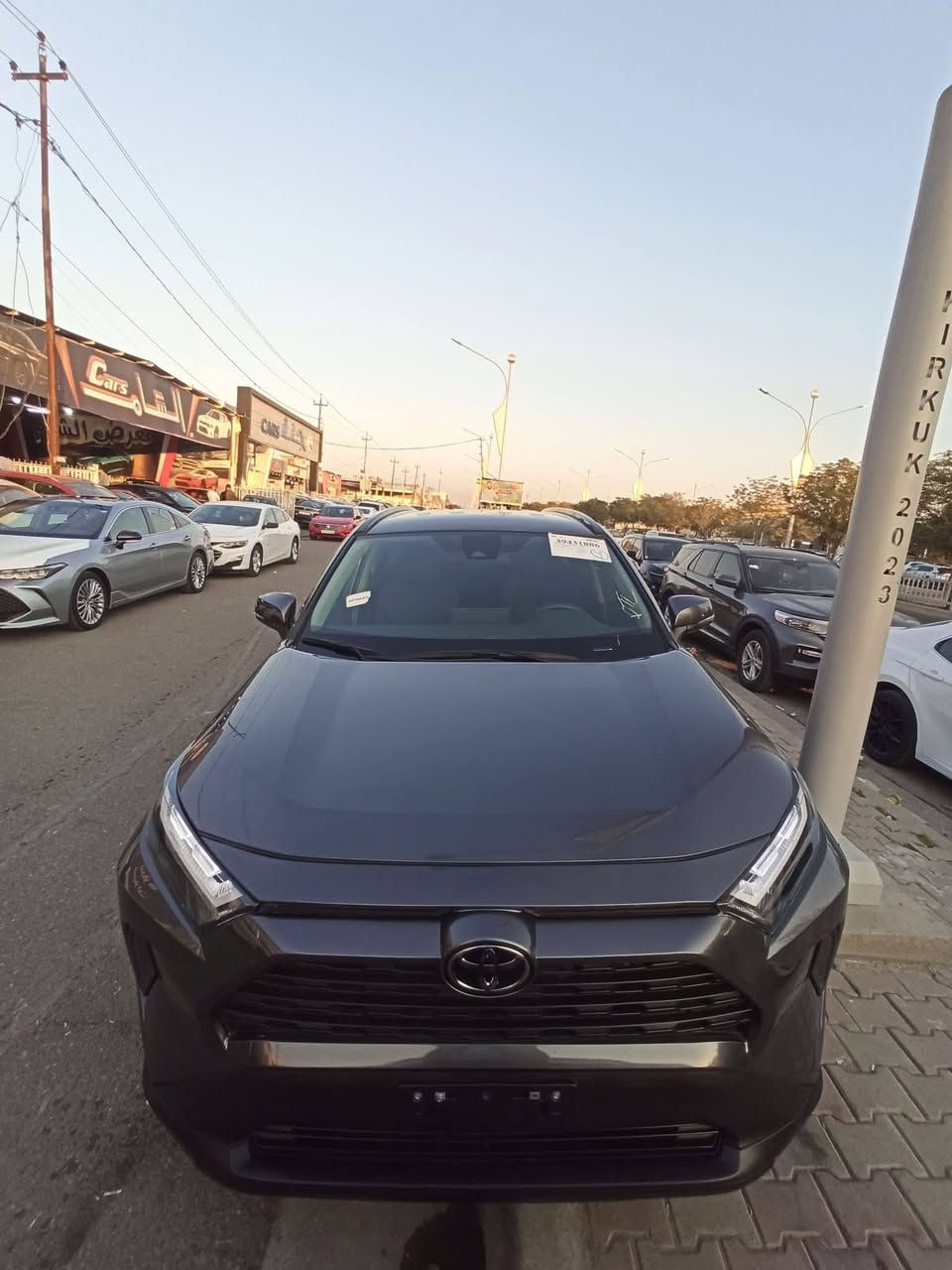 Toyota RAV4 2024  XLE 
اللون . نفطي #كاتي تترقم شمال 

عداد المسافات 28الف ميل  mile
حجم المحرك 4 سلندر (2.5L) 

#سعر السعر 245$

المواصفات :
بصمة ابواب
بصمة تشغيل 
رادار أمامي(تحديد مسار)
رادار جانبي (نقاط عمياء)
رادار خلفي(التحذير من الاصطدام)
تحكم وضعيات القيادة Drive Modes 
اوتو ستارت (Auto start)
اوتو ستوب(Auto Stop)
هاند بريك بصمة
اوتو هولد(Auto Hold)
تحكم وضعيات القيادة ECO,NORMAL,SPORT
مانع انزلاق+ABS
حساسات خلفية+كاميرا
تحكمات استيرن
تبريد قطعتين 
وبقية مواصفات XLE المعروفة
الضرر كما موضح بالصور: تعديل بارد فقط بدون صبغ 
بدون ايرباك. 
العنوان كركوك
 
 معرض هشام الحمداني لتجارة السيارات 

للاستفسار الاتصال بالرقم 
***********
***********
