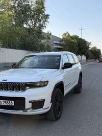 جيب جراند شيروكي L وراد امريكي سبعه راكب ماشيه 30 الف ميل 6 سلندر 3600...