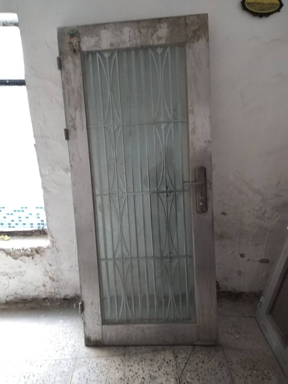 أبواب للبيع بغداد حي الجهاد اتصال *********** بو المنيوم قاصة مع جرجوبة ٩٥ في ٢ متر الخشب مع جرجوبة واحد متر. في ٢ متر ا
