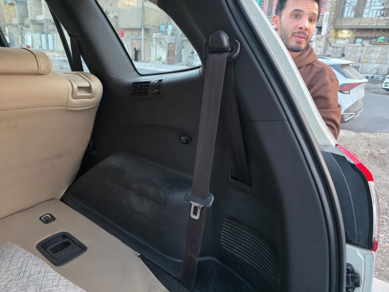 سلام وعليكم 
سنتافي
للبيع 
موديل 2011
خليجي
سياره مكفوله من الصبغ
فقط صبغ دعاميات جماليه
رقم بغداد
بسمي السعر 160 $ ورقه
العنوان بغداد
الهاتف ***********
