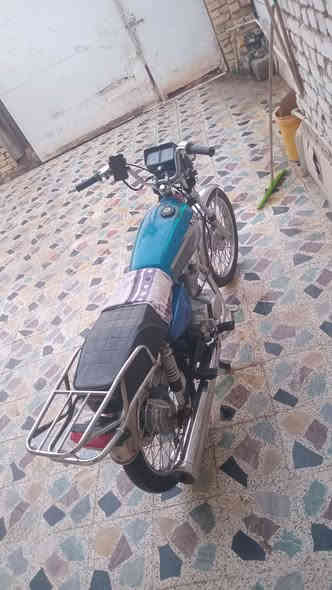 دراجة اوراق موديل ٢٠١٢ مفتوح سعر ٧٥٠
***********
