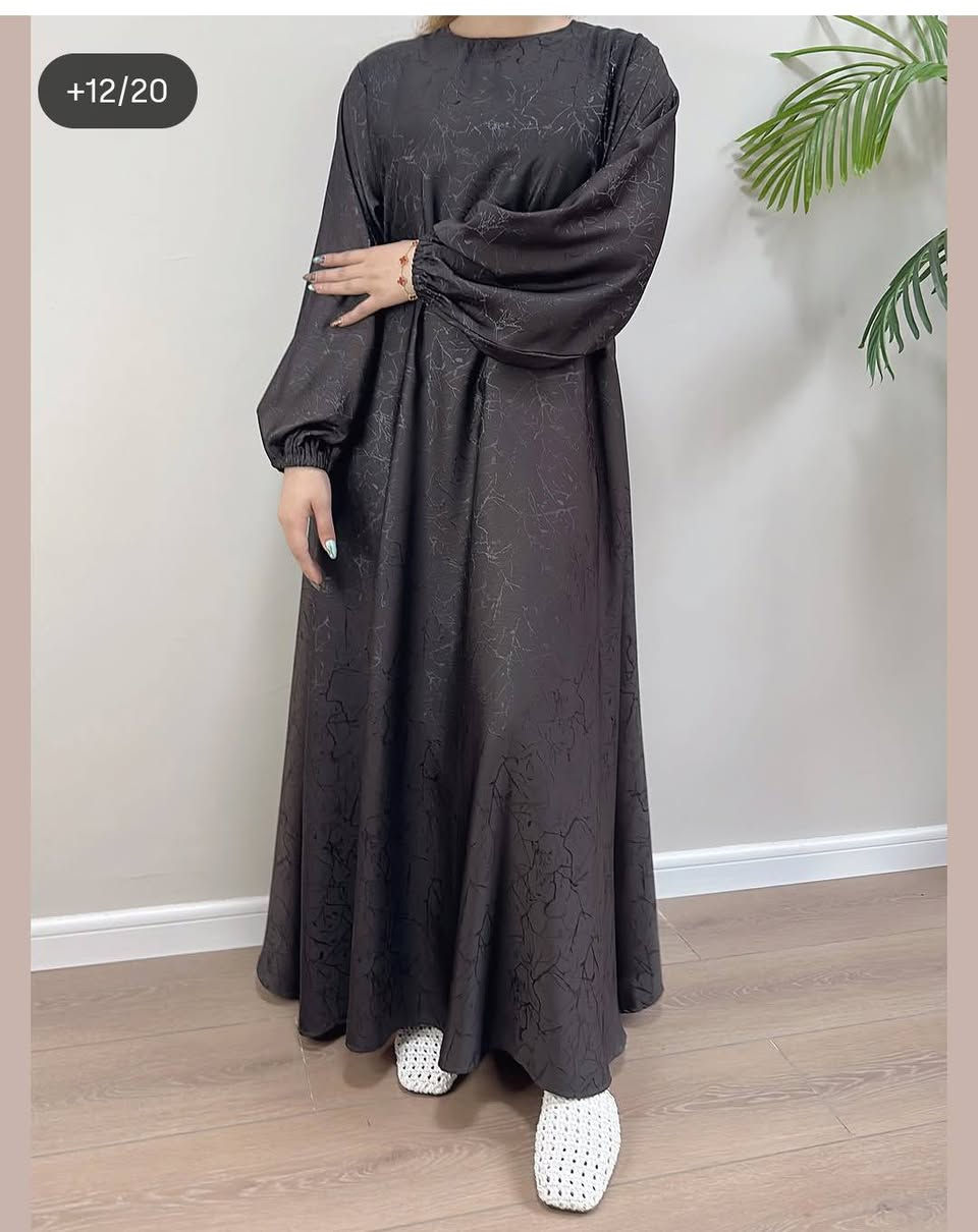 قماش يجنن حرير كويتي موجود كل القياسات وتوصيل الكل المحافظة للحجز مراسله واتساب ***********
