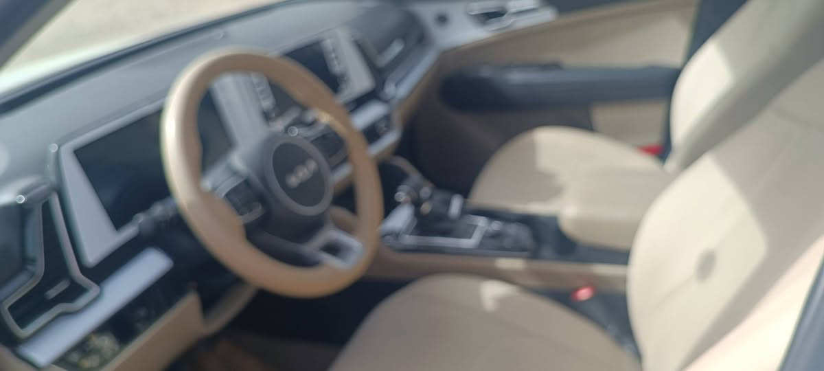 سلام عليكم
سبورتج خليجي مديل2025 رقم بغداد بأسمي

السياره كفاله عامه عدا هاي الضربه بالباب مال السايق 

اليوم انطخت عندي السياره ماشيه 9000

السياره بعده بالضمان تبديلات الدهن مامخلصه 

رايده 230 وبيه مجال كلش بسيط
للاستفسار ***********
