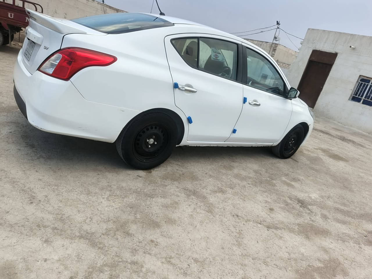 نيسان فيرسا موديل 2018 رقم ذي قار حره تحويل ثاني يوم وارد أمريكي  بيه جاملغ تبديل و جاملغ صبغ وطرف البنيد بارد والباقي كفاله ضربه وصبغ وبارد ودحجات سياره جديدة و جاهزه مابيه نقص مكينه 1600 كير أوتوماتيك جام 4 تماتيك يدات نيكل بلاد فول تحكم شاشه تاب تبريد شغال مكان السياره
 ناصرية مركز
السعر 75 
‏‪***********‬‏
