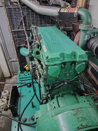 س ع كمنز للبيع كيواس 15 550 كيفي شرط حمل سعر مناسب 07711576179